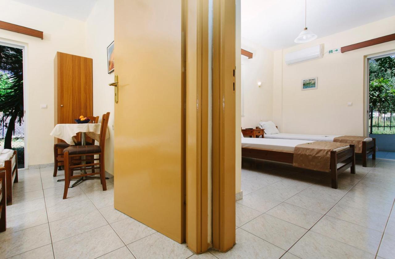 Hotel Loula Rooms And Apartments カメナブルナ エクステリア 写真