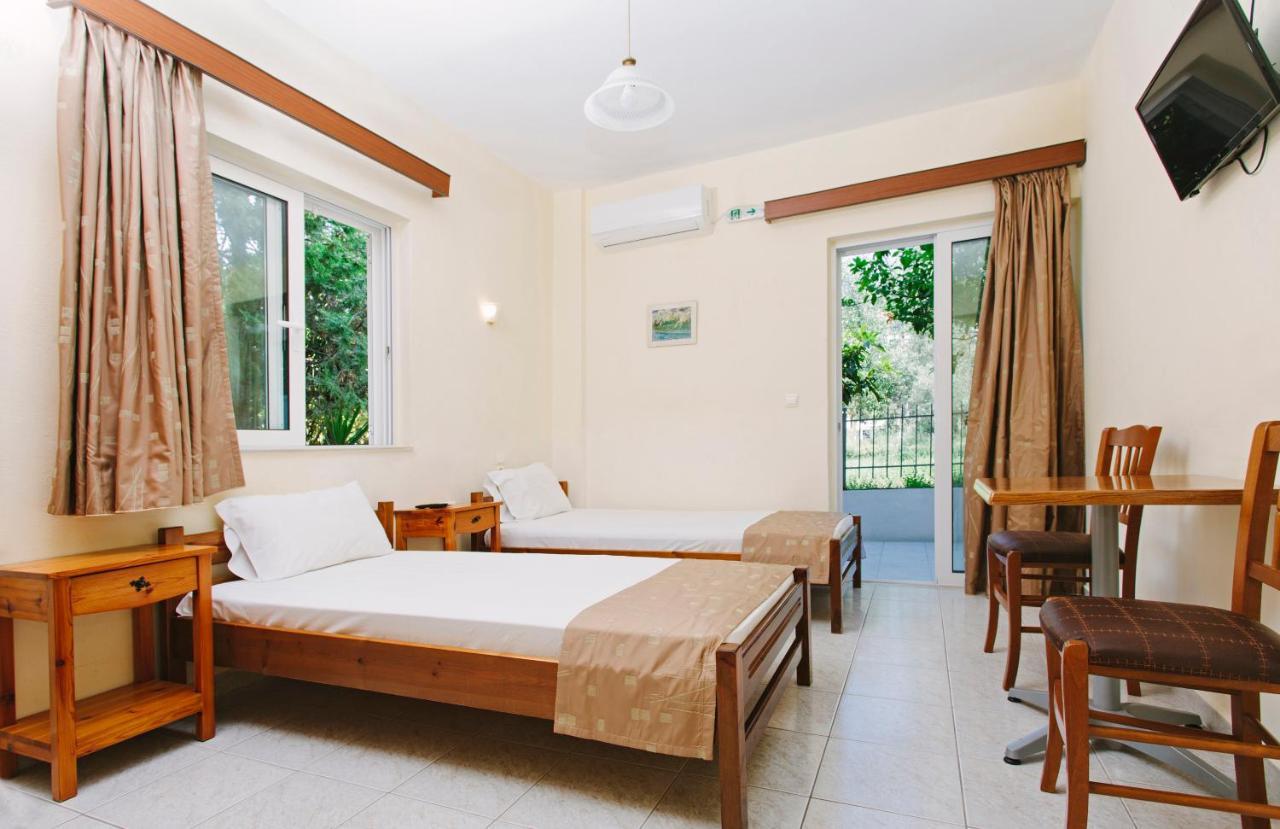 Hotel Loula Rooms And Apartments カメナブルナ エクステリア 写真