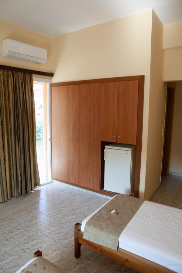 Hotel Loula Rooms And Apartments カメナブルナ エクステリア 写真