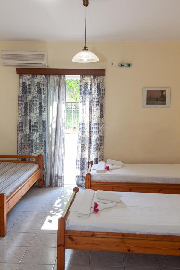 Hotel Loula Rooms And Apartments カメナブルナ エクステリア 写真