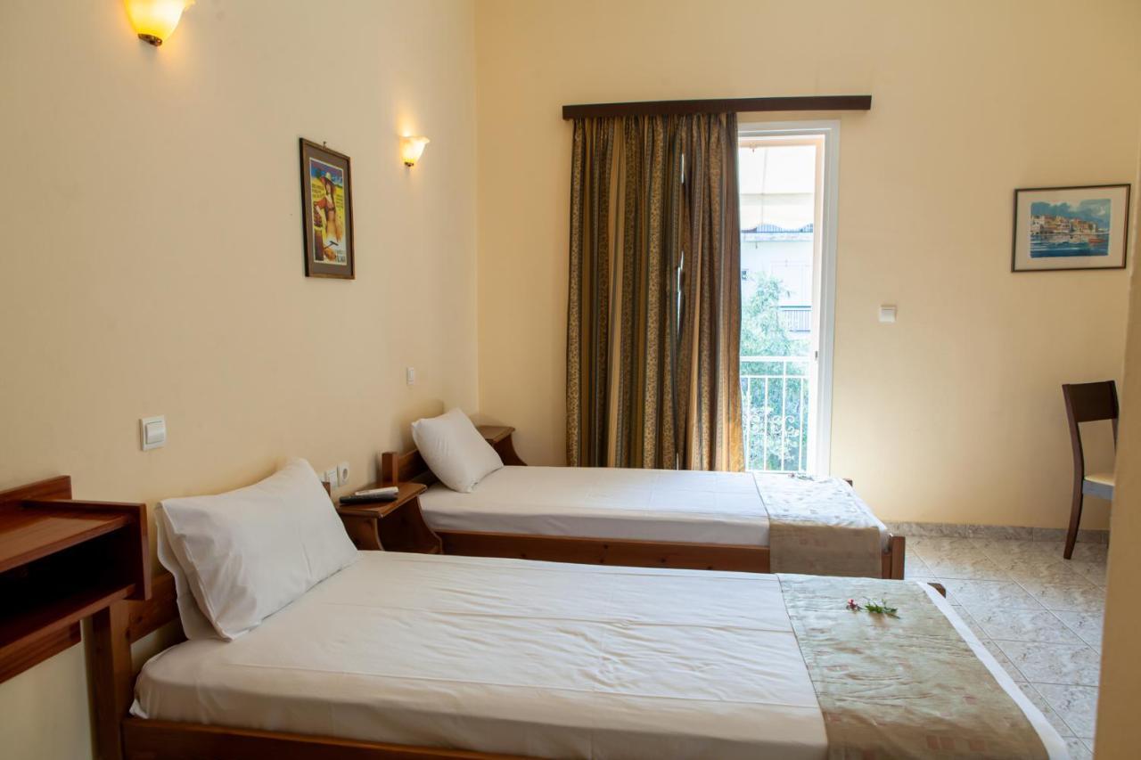 Hotel Loula Rooms And Apartments カメナブルナ エクステリア 写真
