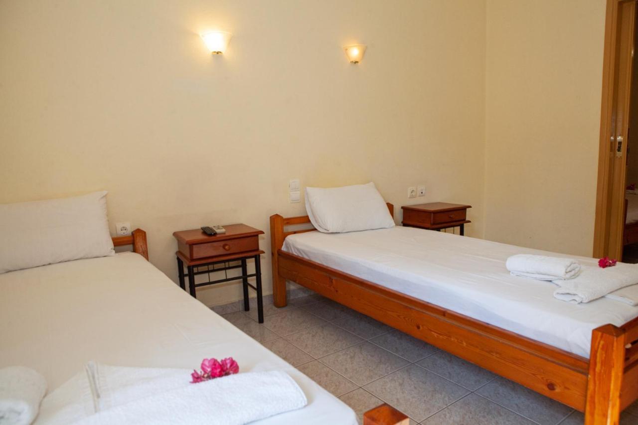 Hotel Loula Rooms And Apartments カメナブルナ エクステリア 写真